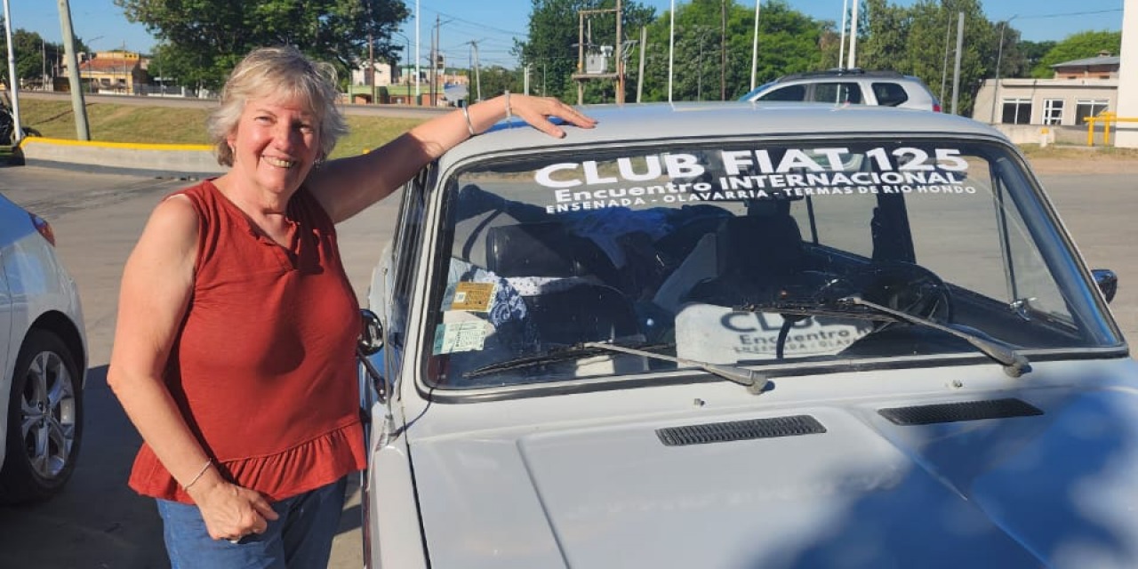 La aventura de la doctora Gattella a bordo de su Fiat 125